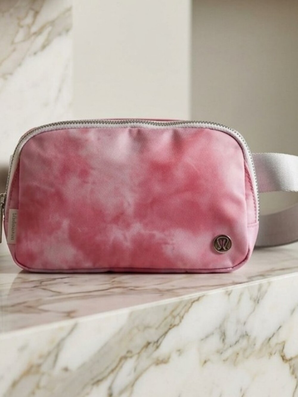 Lululemon Smoothie Print Strawberry Pink Everywhere Belt Bag 1L Metal Hardware